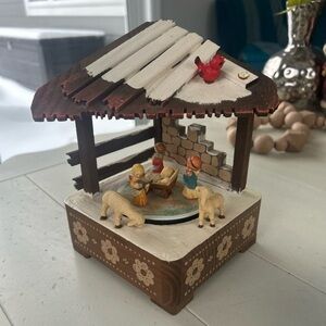 Anri "Joy To The World" Wood Music Box Hand Crafted & Painted Italy